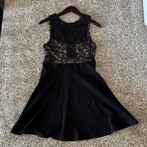Black Lace Sleeveless Dress